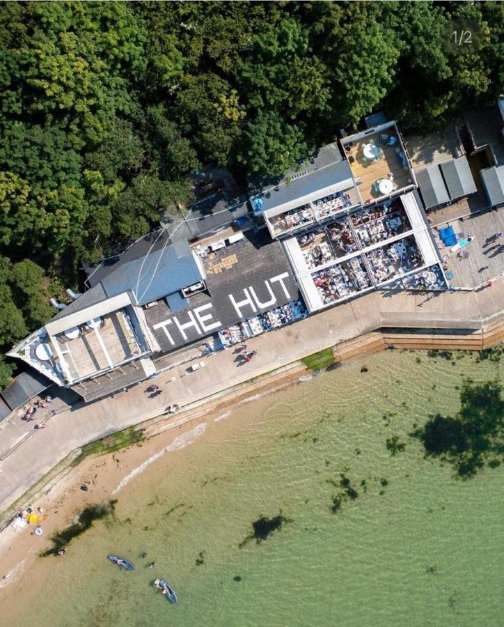 Leeward Lodge Totland  Екстер'єр фото